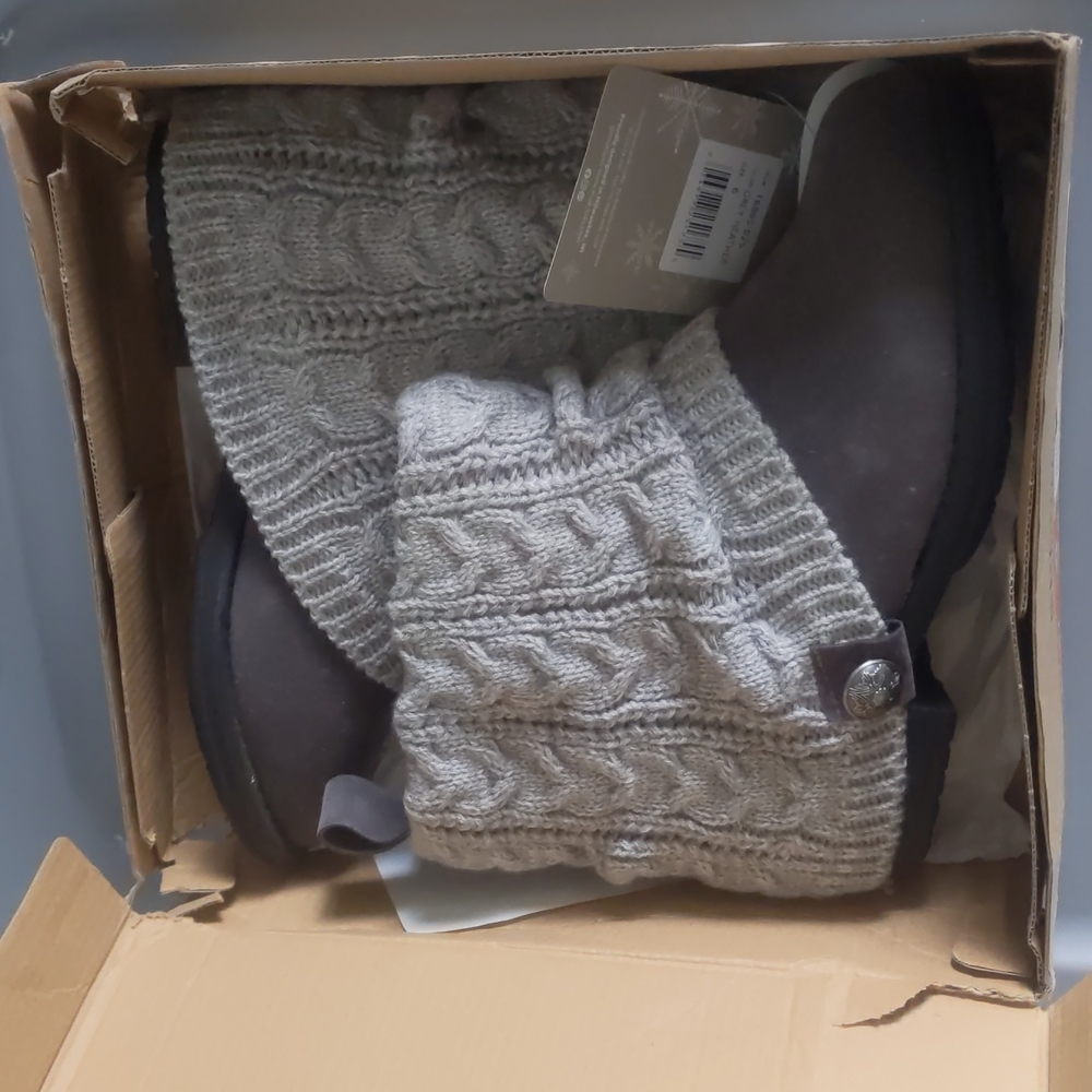 New Muk Luks Boots